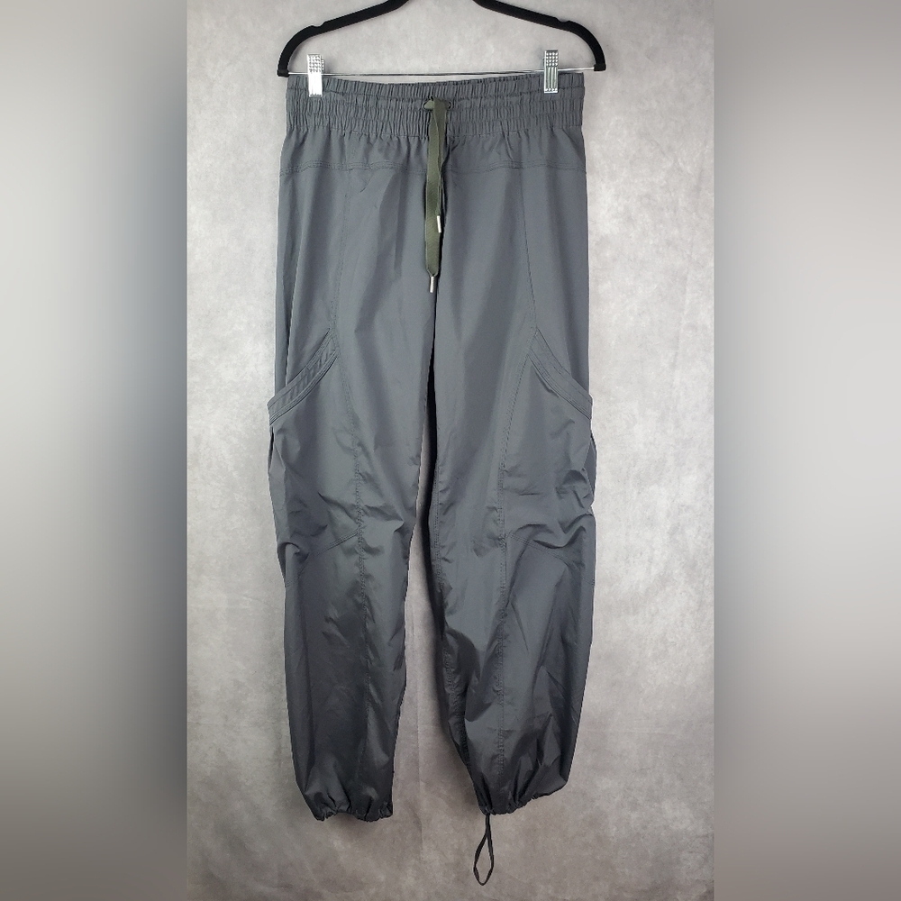 Lululemon Athletica‎ Gray Pants Size 8